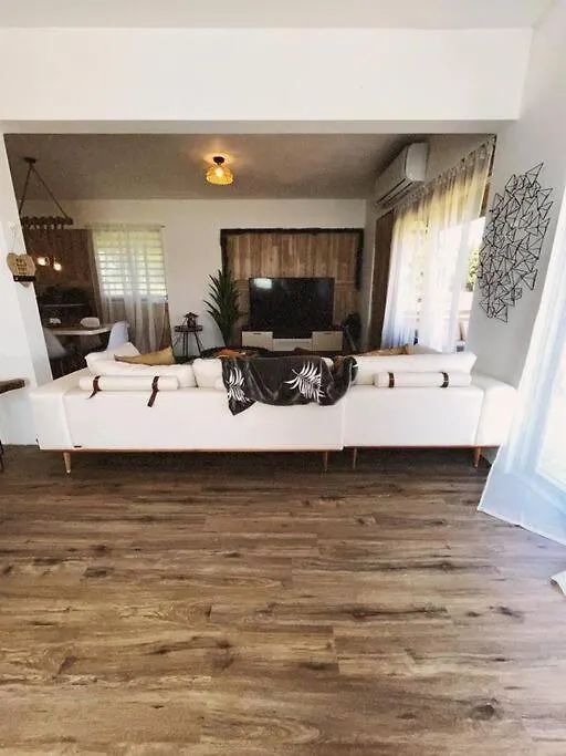Tribeka House Villa Islote Nyaraló